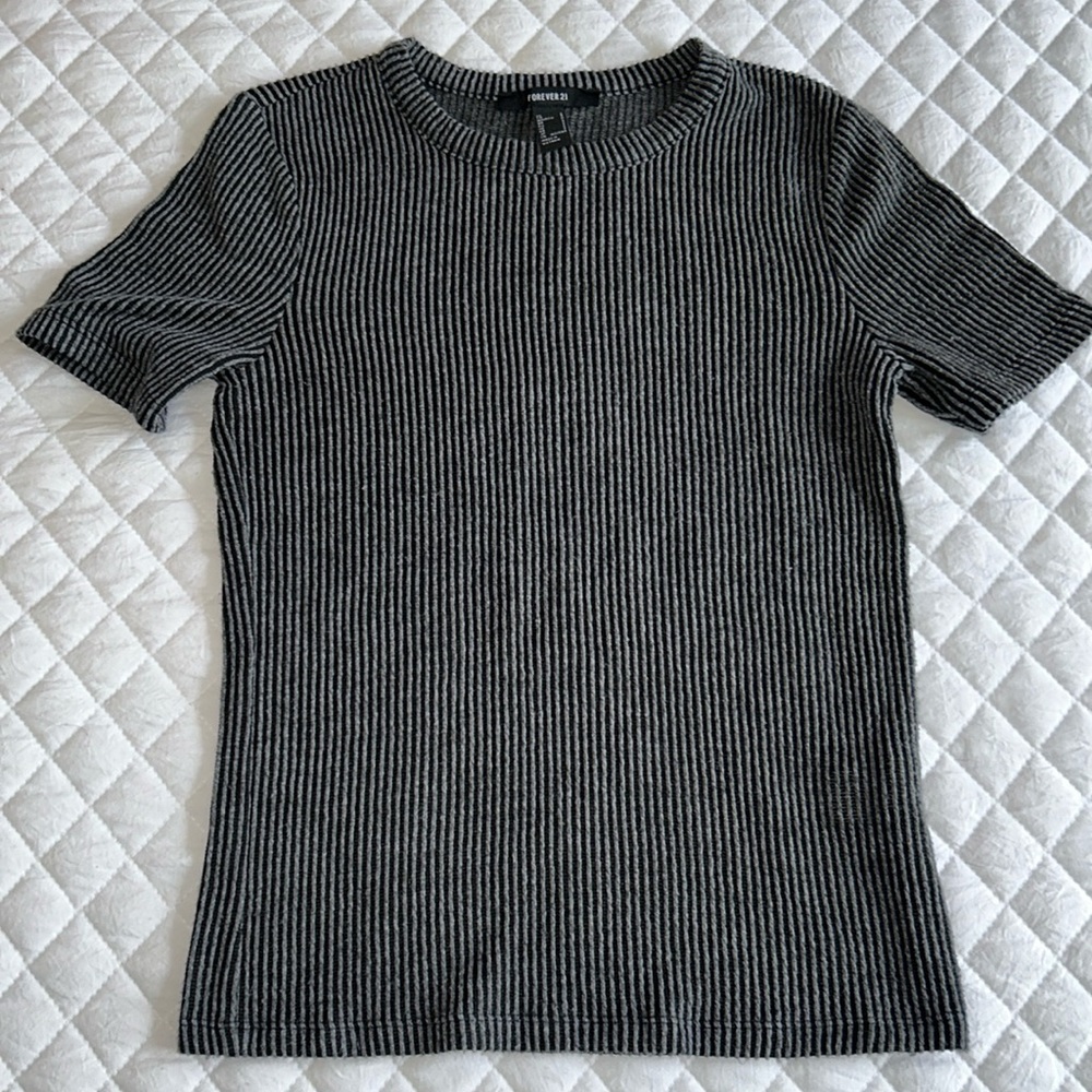Forever 21, black and grey T-shirt. Size small.